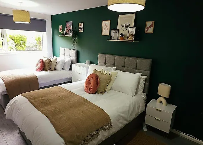 Homebird Property - Buckton House