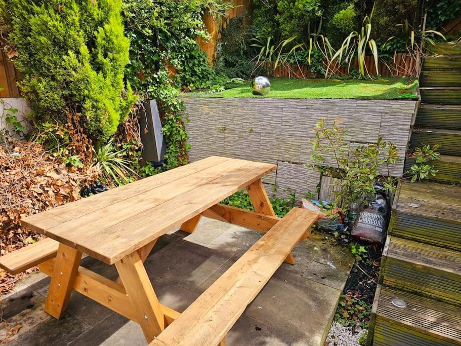 Homebird - Buckton House Leeds (West Yorkshire)